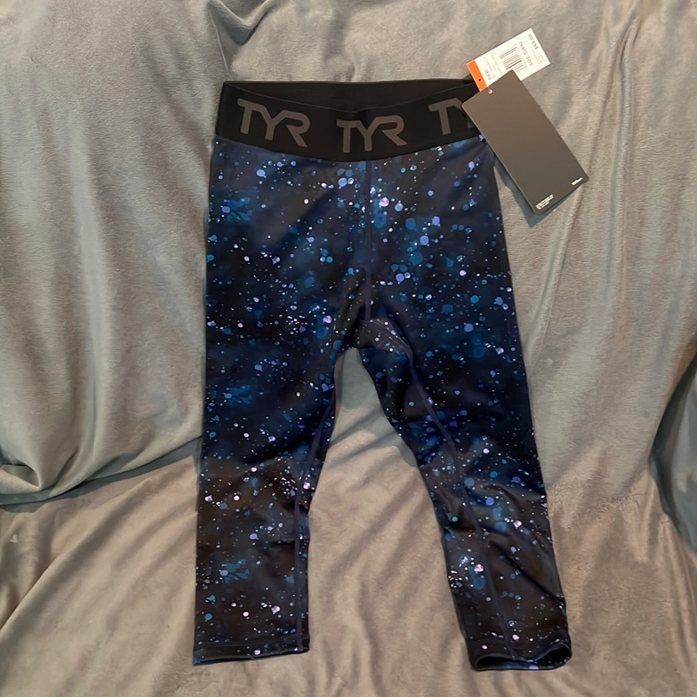 TYR crop leggings size small NWT